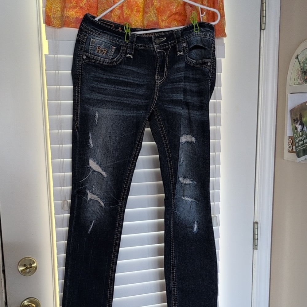 Rock Revival Distressed Jeans (Joyelle)